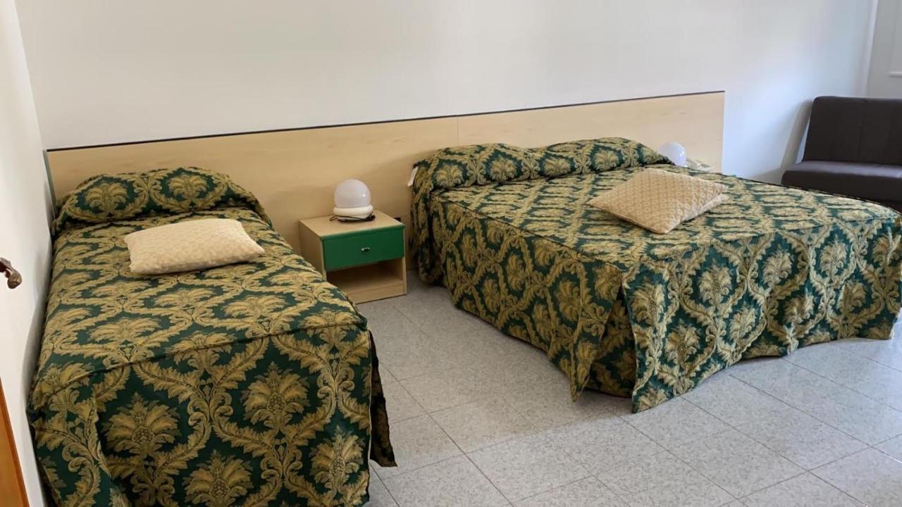 Franco Il Conte Hotel Bagheria Bagian luar foto